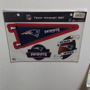 NFL New England Patriots Team Magnet Set.